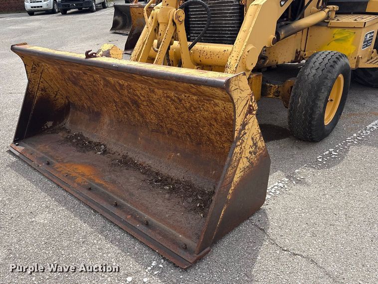 image for item FB8668 1994 John Deere 310D backhoe