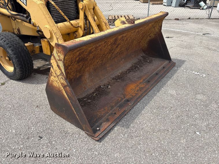 image for item FB8668 1994 John Deere 310D backhoe