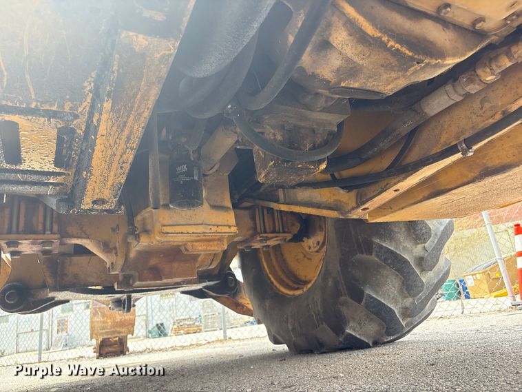 image for item FB8668 1994 John Deere 310D backhoe