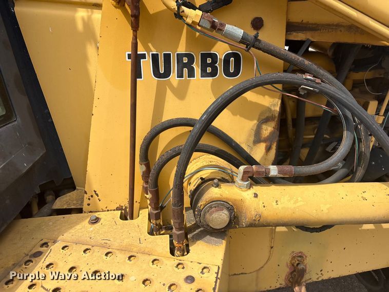 image for item FB8668 1994 John Deere 310D backhoe