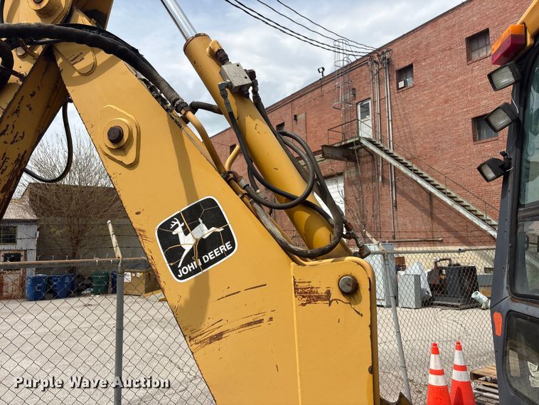 image for item FB8668 1994 John Deere 310D backhoe