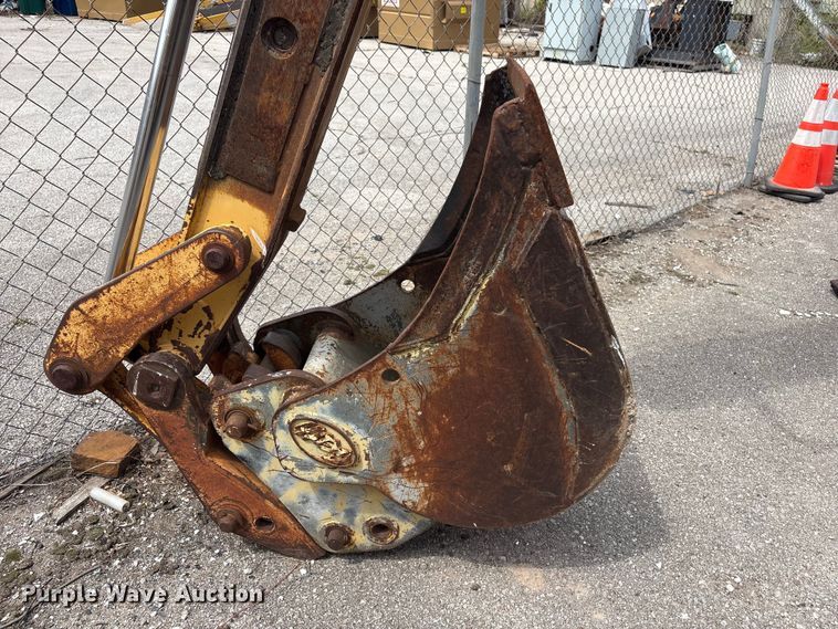 image for item FB8668 1994 John Deere 310D backhoe