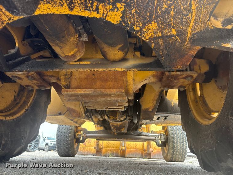 image for item FB8668 1994 John Deere 310D backhoe