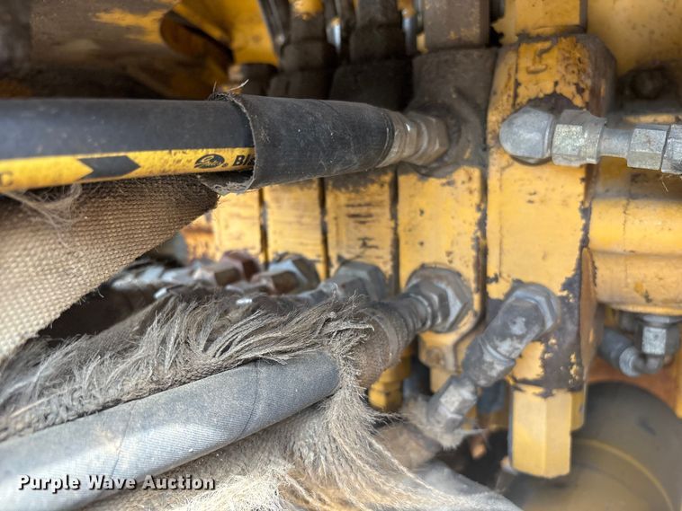 image for item FB8668 1994 John Deere 310D backhoe