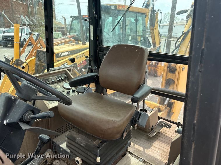 image for item FB8668 1994 John Deere 310D backhoe