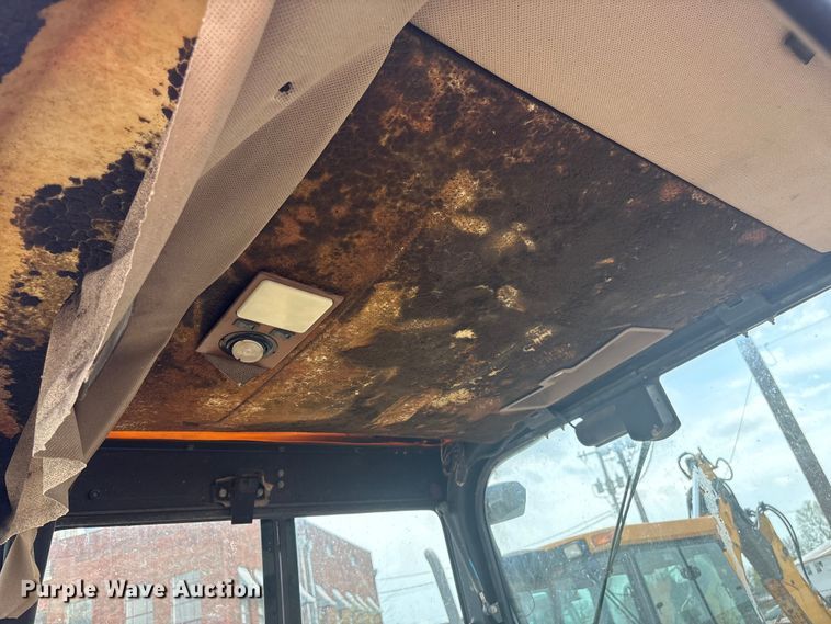 image for item FB8668 1994 John Deere 310D backhoe