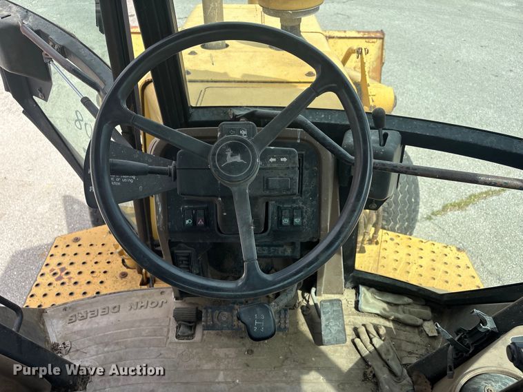 image for item FB8668 1994 John Deere 310D backhoe