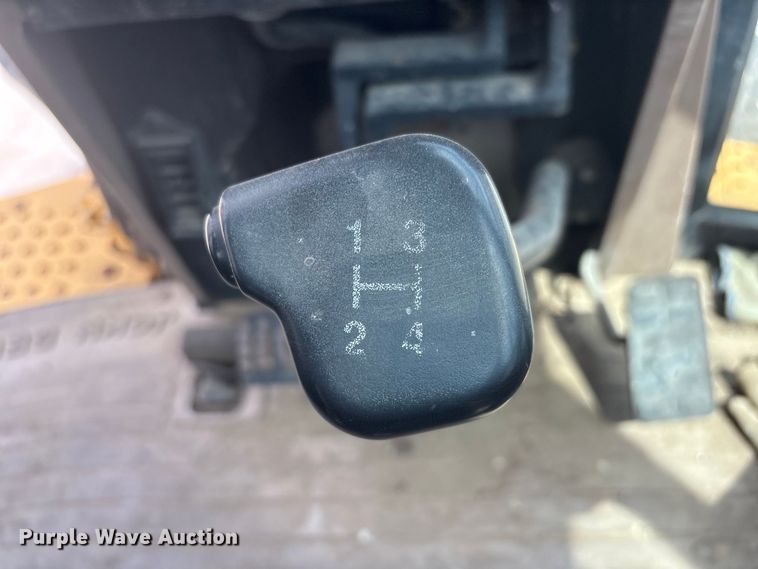 image for item FB8668 1994 John Deere 310D backhoe