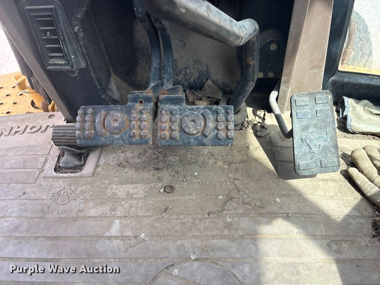 image for item FB8668 1994 John Deere 310D backhoe