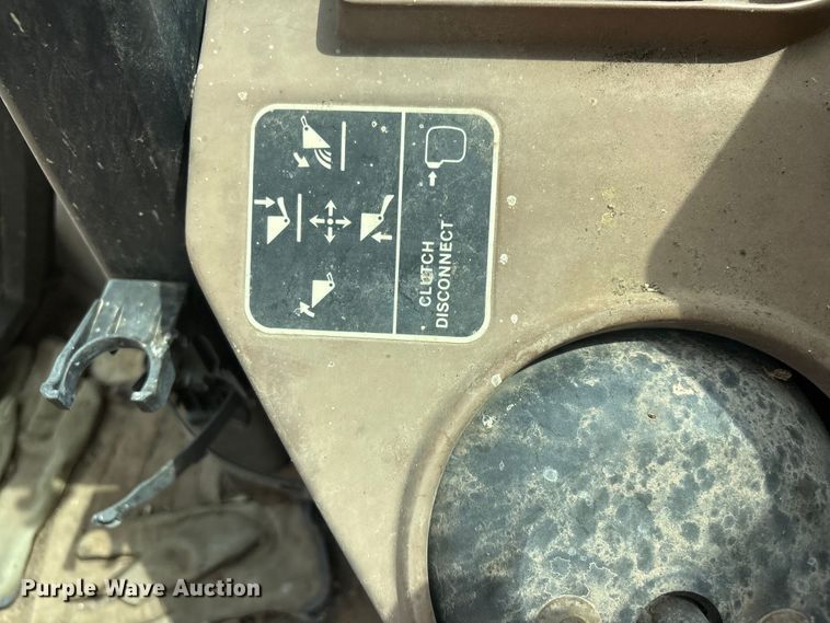 image for item FB8668 1994 John Deere 310D backhoe