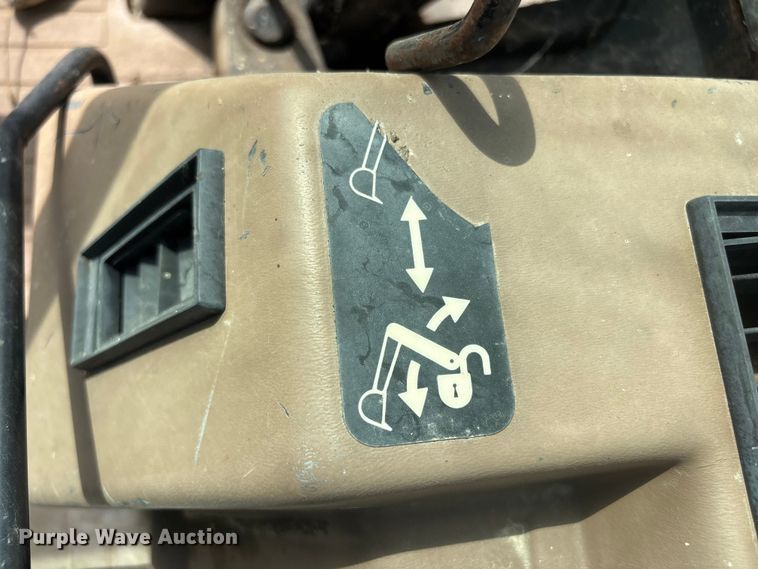 image for item FB8668 1994 John Deere 310D backhoe