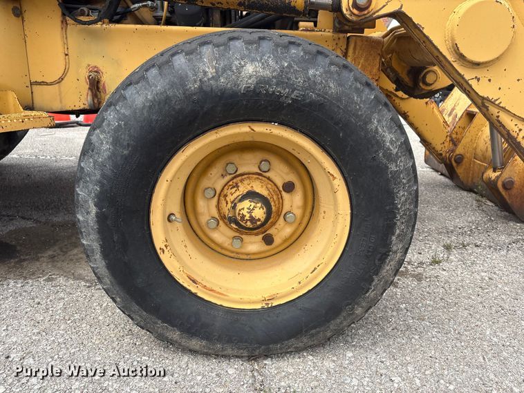 image for item FB8668 1994 John Deere 310D backhoe