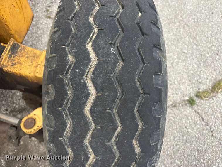 image for item FB8668 1994 John Deere 310D backhoe