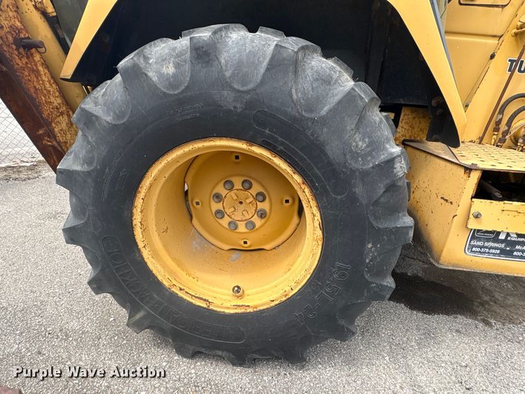 image for item FB8668 1994 John Deere 310D backhoe