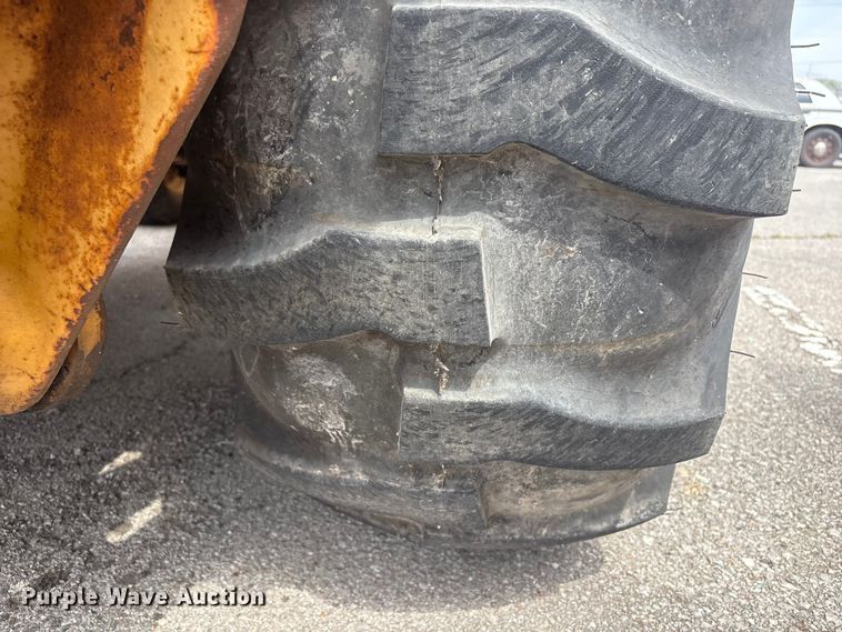 image for item FB8668 1994 John Deere 310D backhoe