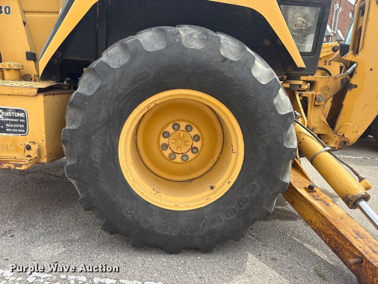 image for item FB8668 1994 John Deere 310D backhoe