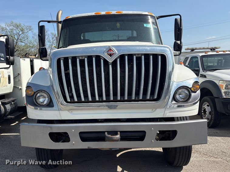 image for item FB8669 2011 International WorkStar 7400 utility / service truck