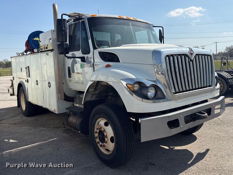 image for item FB8669 2011 International WorkStar 7400 utility / service truck