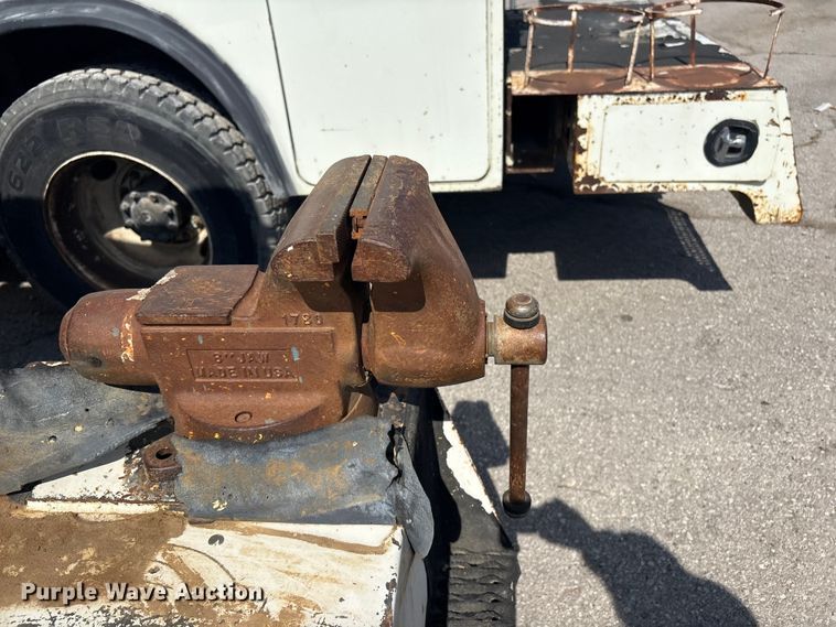 image for item FB8669 2011 International WorkStar 7400 utility / service truck