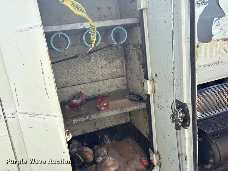 image for item FB8669 2011 International WorkStar 7400 utility / service truck