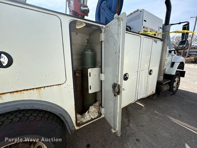 image for item FB8669 2011 International WorkStar 7400 utility / service truck