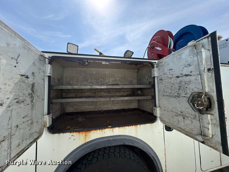 image for item FB8669 2011 International WorkStar 7400 utility / service truck