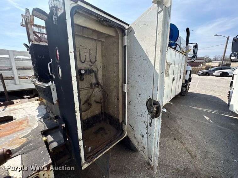 image for item FB8669 2011 International WorkStar 7400 utility / service truck