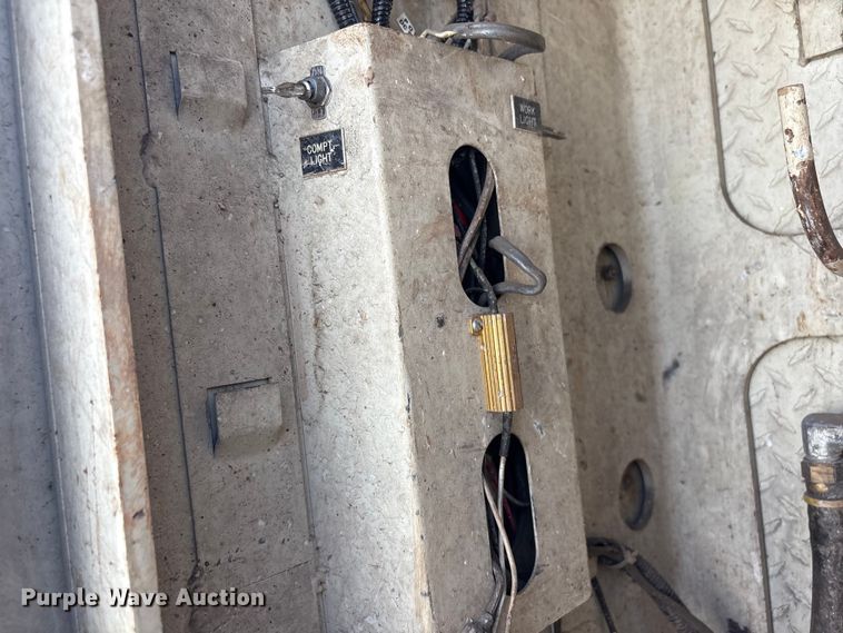 image for item FB8669 2011 International WorkStar 7400 utility / service truck