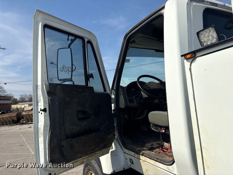 image for item FB8669 2011 International WorkStar 7400 utility / service truck