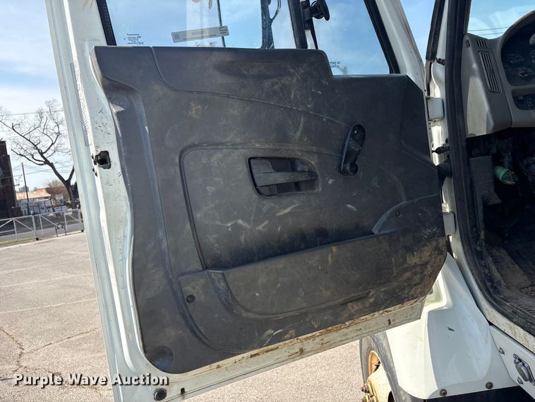 image for item FB8669 2011 International WorkStar 7400 utility / service truck