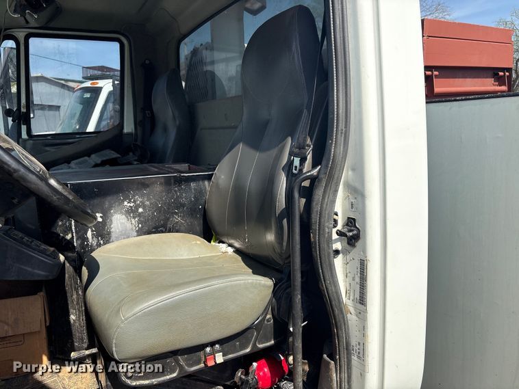 image for item FB8669 2011 International WorkStar 7400 utility / service truck