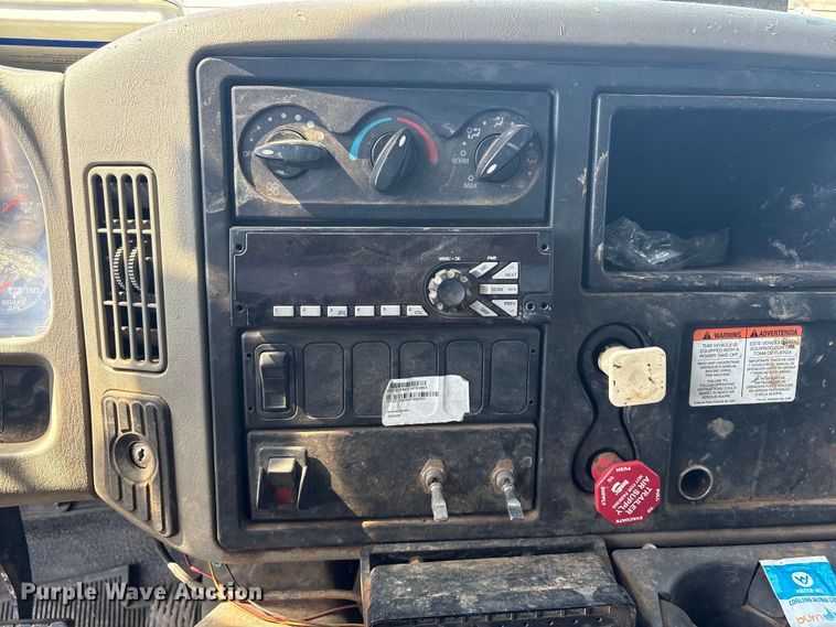 image for item FB8669 2011 International WorkStar 7400 utility / service truck