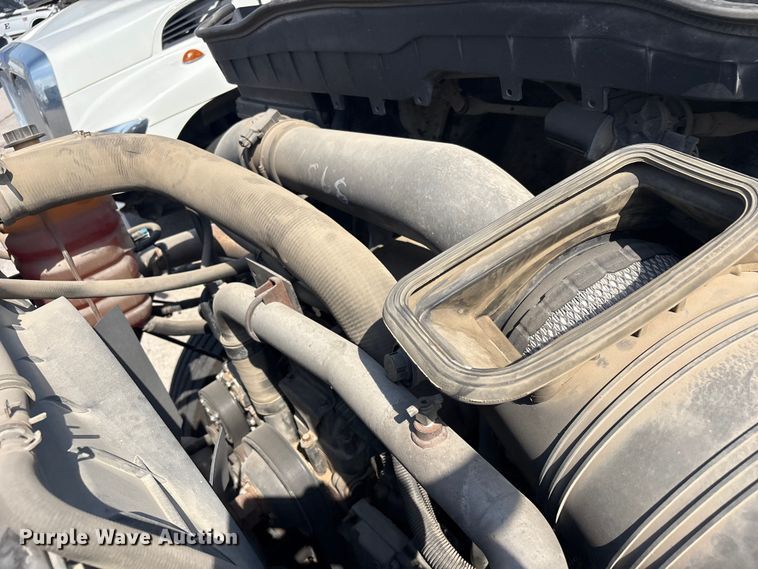 image for item FB8669 2011 International WorkStar 7400 utility / service truck