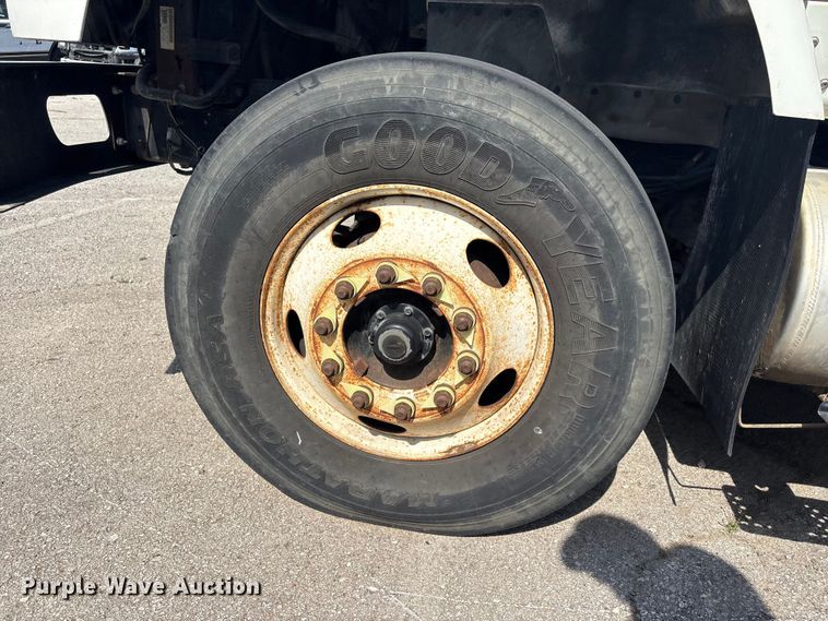 image for item FB8669 2011 International WorkStar 7400 utility / service truck