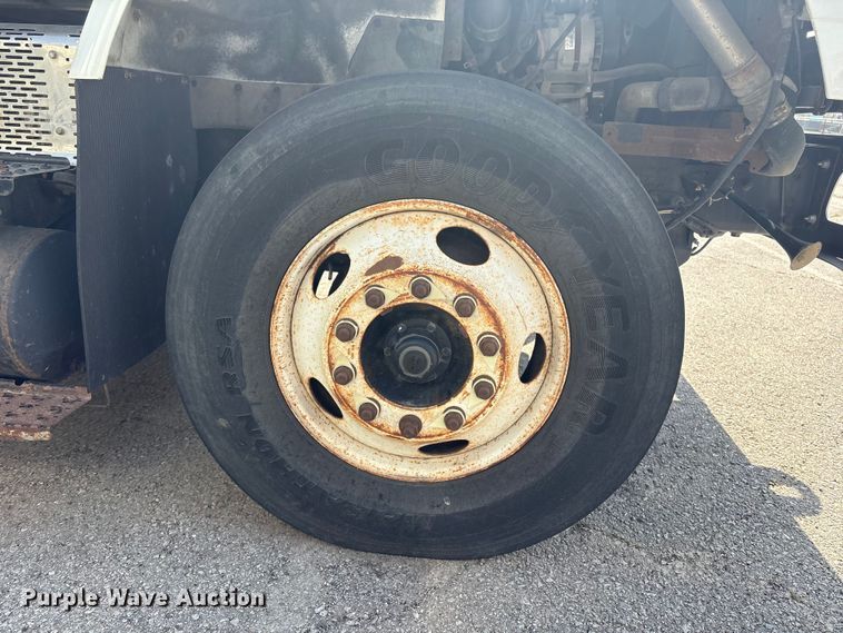 image for item FB8669 2011 International WorkStar 7400 utility / service truck