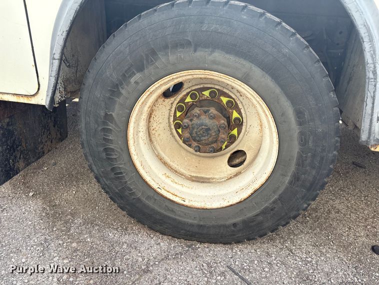 image for item FB8669 2011 International WorkStar 7400 utility / service truck