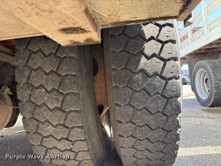 image for item FB8669 2011 International WorkStar 7400 utility / service truck