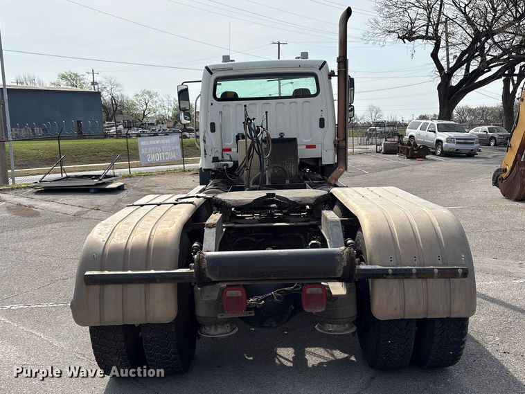 image for item FB8670 2013 Freightliner 114SD semi truck