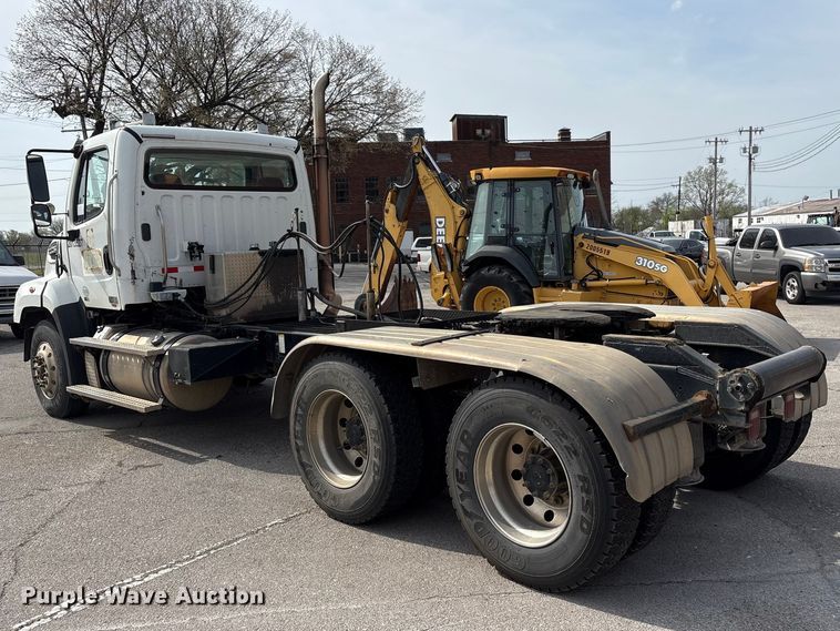 image for item FB8670 2013 Freightliner 114SD semi truck