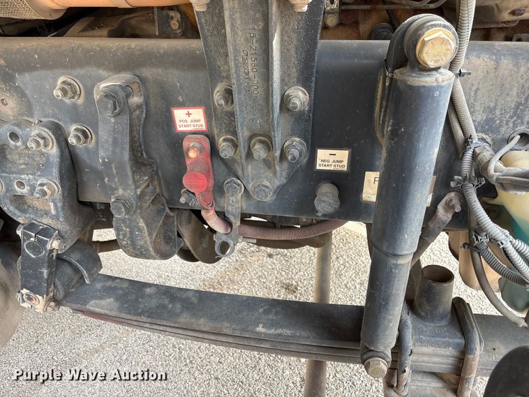 image for item FB8670 2013 Freightliner 114SD semi truck