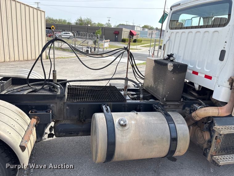 image for item FB8670 2013 Freightliner 114SD semi truck