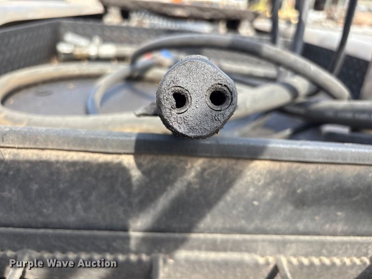 image for item FB8670 2013 Freightliner 114SD semi truck