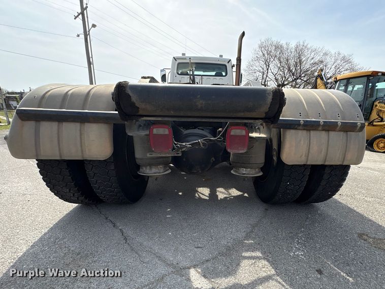 image for item FB8670 2013 Freightliner 114SD semi truck