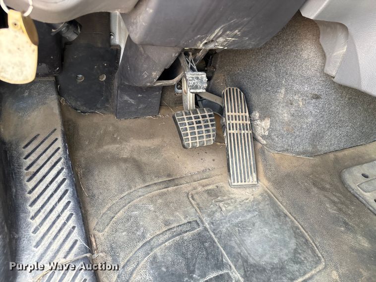 image for item FB8670 2013 Freightliner 114SD semi truck