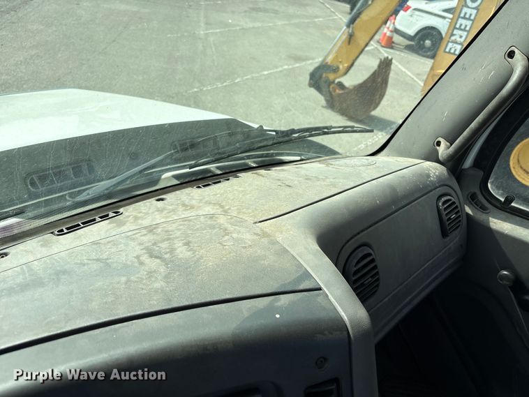 image for item FB8670 2013 Freightliner 114SD semi truck