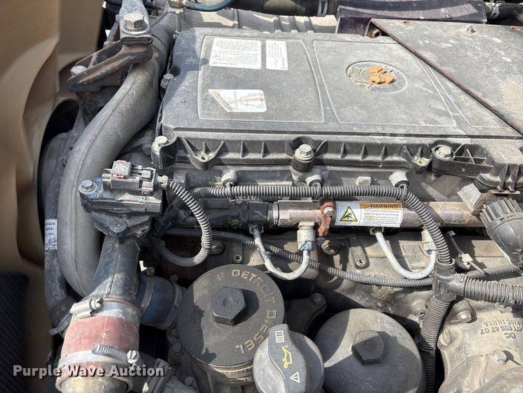 image for item FB8670 2013 Freightliner 114SD semi truck