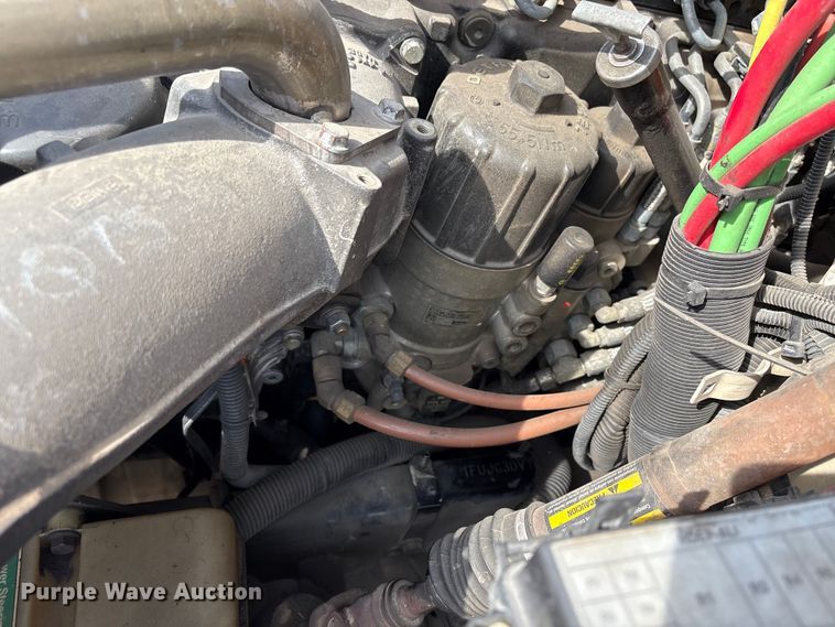 image for item FB8670 2013 Freightliner 114SD semi truck