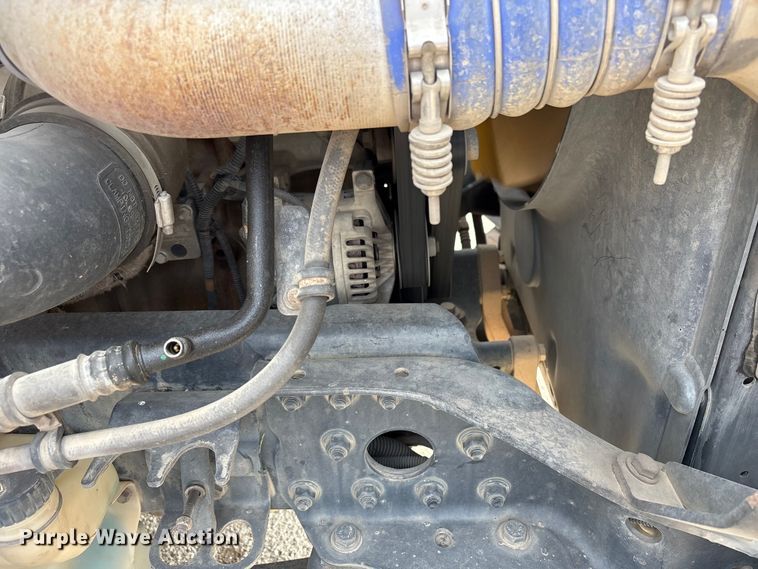 image for item FB8670 2013 Freightliner 114SD semi truck