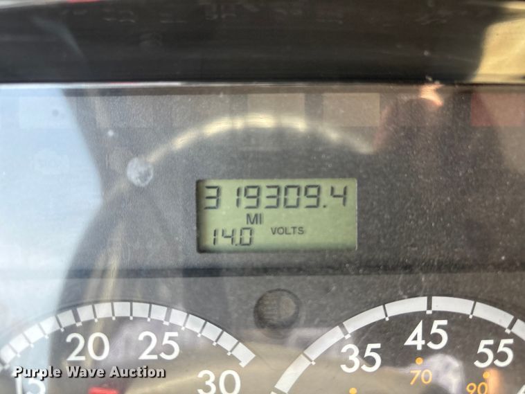 image for item FB8670 2013 Freightliner 114SD semi truck