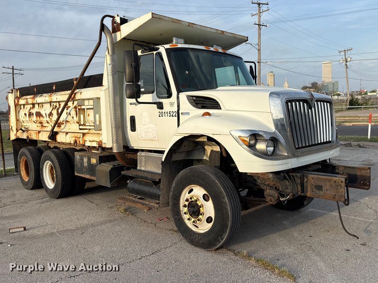 image for item FB8673 2011 International WorkStar 7400 dump truck